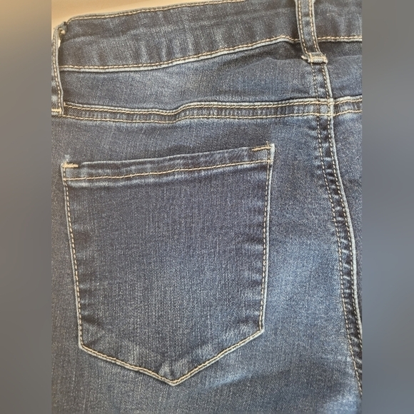 Articles of Society Low Rise Whiskered Denim Raw Hem Skinny Jeans - Size 25 - Picture 7 of 9
